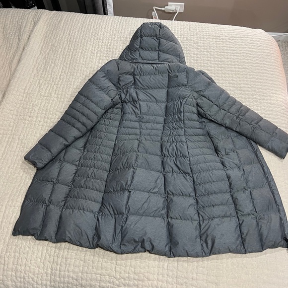 North Face Women’s Insulated/Puffer/Down Long Knee Length Coat - Picture 3 of 11